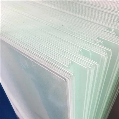 Karkaistu turvallisuus aurinkolasia